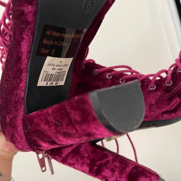 Heels - Picture 2 of 2